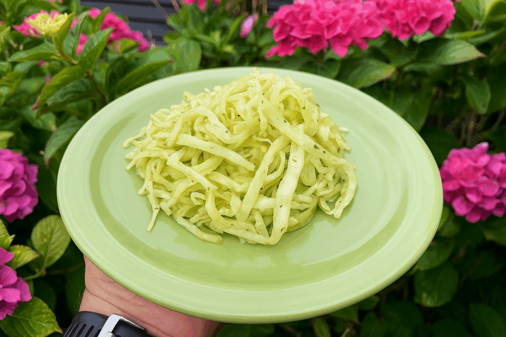 Pizzasalat fra Sverike med Dill Eddike og Estragon Eddike fra Folmersminde